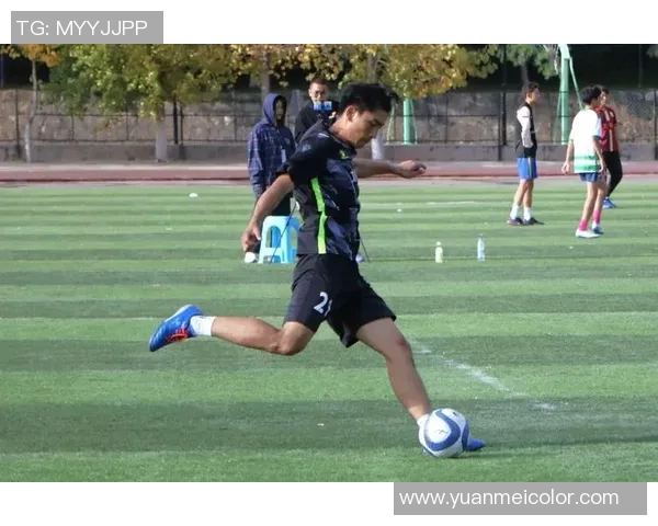 周军专访:从绿茵场到人生舞台的足球旅程回顾与展望 周军专访:从绿茵场到人生舞台的足球旅程回顾与展望