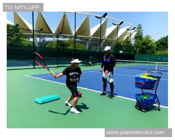 重庆网球队的默契配合与战术探讨聚焦网球运动的团队精神与协作技巧 重庆网球队的默契配合与战术探讨聚焦网球运动的团队精神与协作技巧