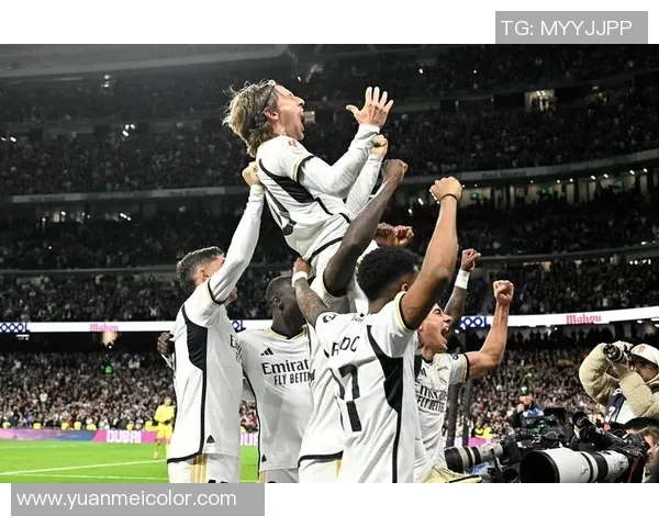 拜仁慕尼黑惨遭皇家马德里零四大败赛后分析与反思