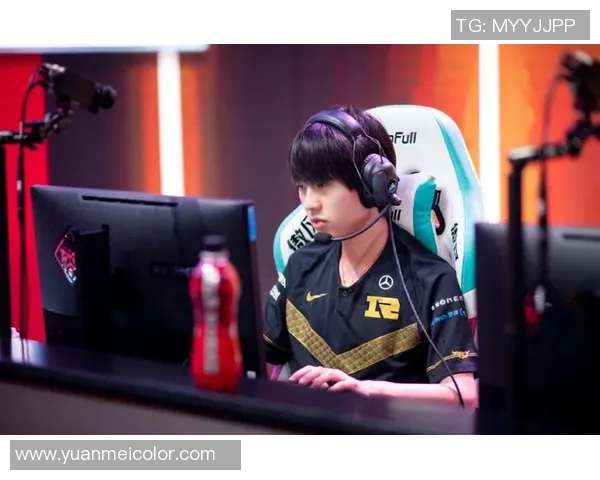 全球挑战赛最新积分榜FPX以61分稳居第一名引发关注 全球挑战赛最新积分榜FPX以61分稳居第一名引发关注